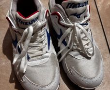Mizuna badminton shoes size 5.5