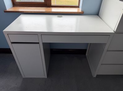 Micke (IKEA) white computer desk