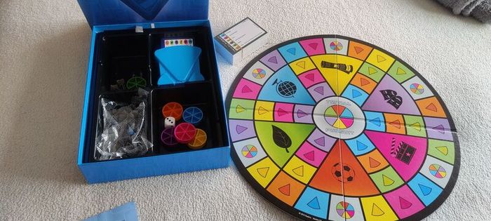 Trivial Pursuit Party