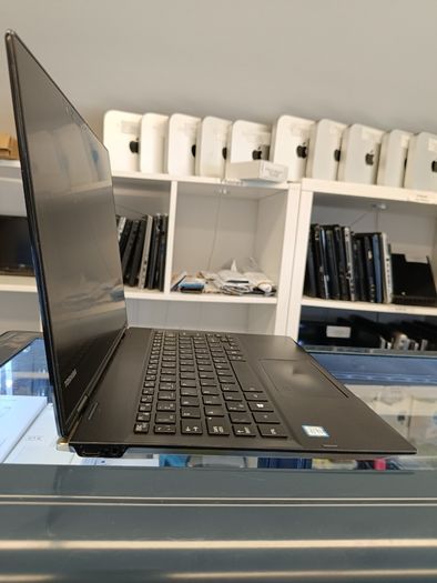 2in1 Toshiba Portege X20W intel i5 8th Gen 8GB RAM 256GB SSD Windows 11 Pro 12" (Touch Screen Notebook).