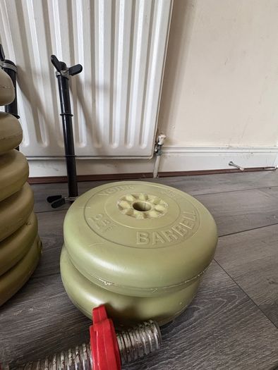 York Weights & Barbell Set - Plates, Bar & Clips Included