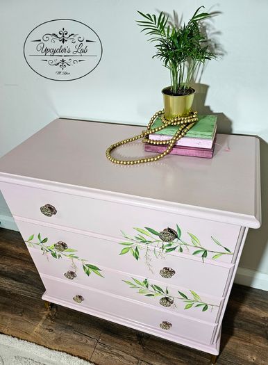 Chest of drawers