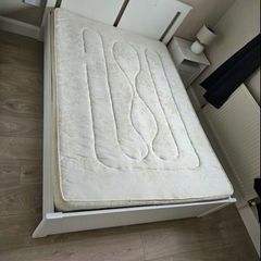 double bed with matress