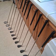 Ladies Golf Clubs. Set Of Right Handed Ladies Flex Graphite Golf Clubs In Excellent Condition. Collect In Dublin Or Receive Via Post.