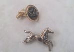 Horse brooches