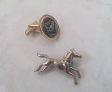 Horse brooches