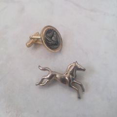 Horse brooches