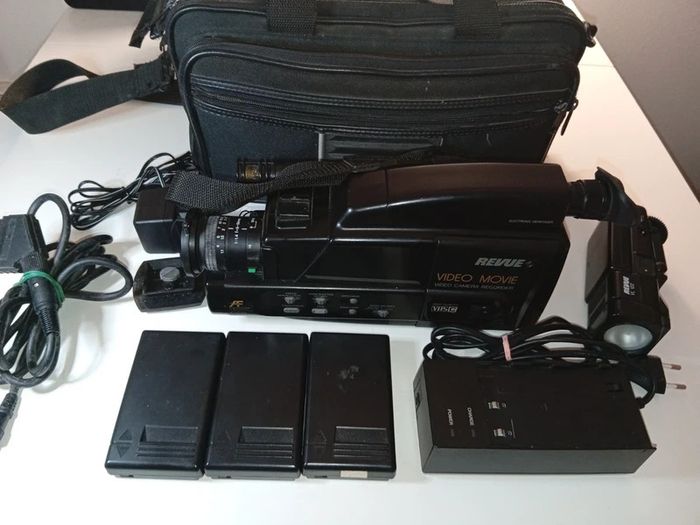 Vintage Revue Video Camera Recorder With Lots Of Accessories Part Tested-no Working Batteries