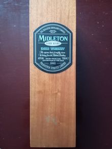Whiskey Middleton box