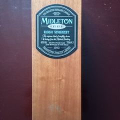 Whiskey Middleton box