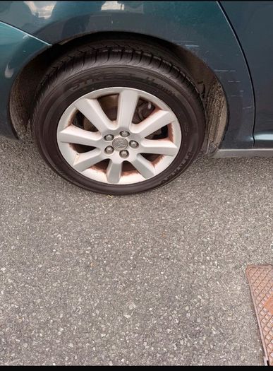 2004 Toyota Avensis