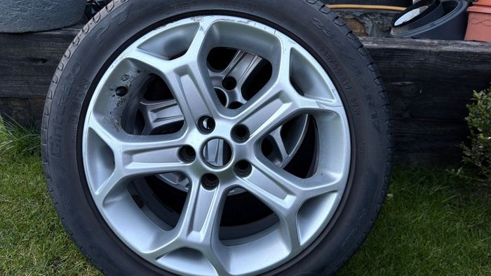 235/45/R17 with tyres