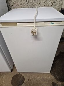 Lec fridge freezer