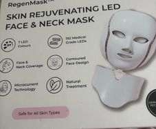 Luna & skin 192 Medical grade LEDS face and next coverage dermatologist recommended brand new never used unwanted gift
