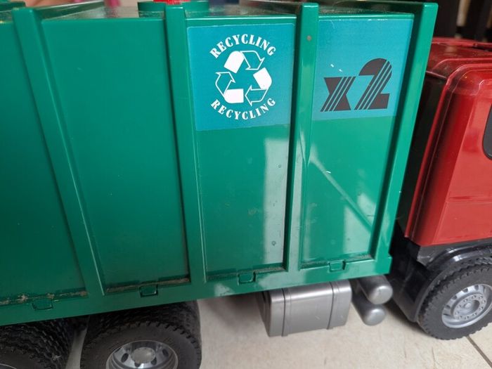 Amazing garbage Truck with bins