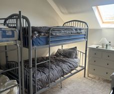 2 sets of bunk beds