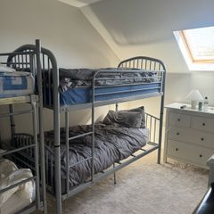 2 sets of bunk beds