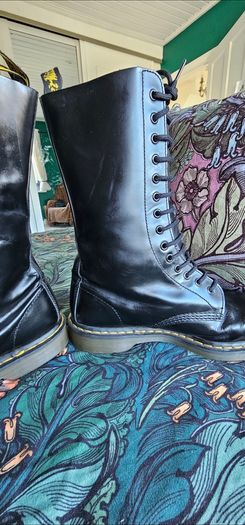 Dr. Marten 14 hole, size 11