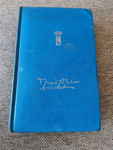 My Memories of Six Reigns by Princess Marie Louise first edition 1956 hardback in good condition with signs of wear on the cover and some writing on the inside page FREE STANDARD POSTAGE INCLUDED