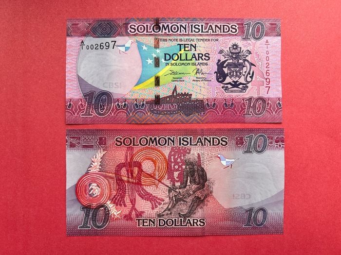 Solomon  Islands  10 Dollars  2017 Pick 33a  ( Uncirculated )