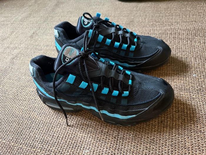 Brand New Nike Air Max 95 (UK 11) Black & Blue