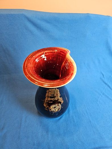 Beautiful Stately Colm De Ris Vase