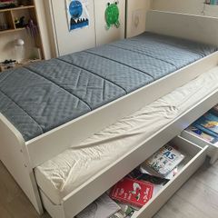 Slakt bed with under bed and storage