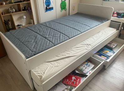 Slakt bed with under bed and storage