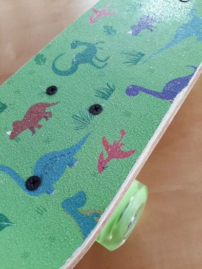 Child's skateboard (BN)
