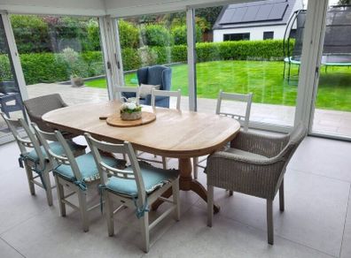 Kitchen table