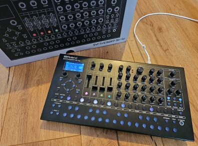 Roland SH-4d