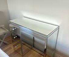 mirrored vanity table