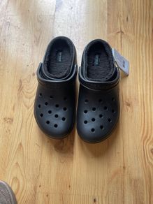crocs
