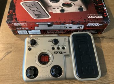 Zoom G1XNext multi-effects pedal box