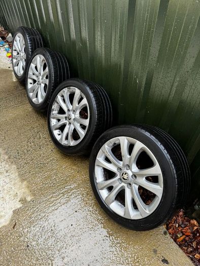 Genuine 17" koda Alloys + Michelin Pilot Sport 5s