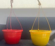 2 Hanging Baskets/ Containers