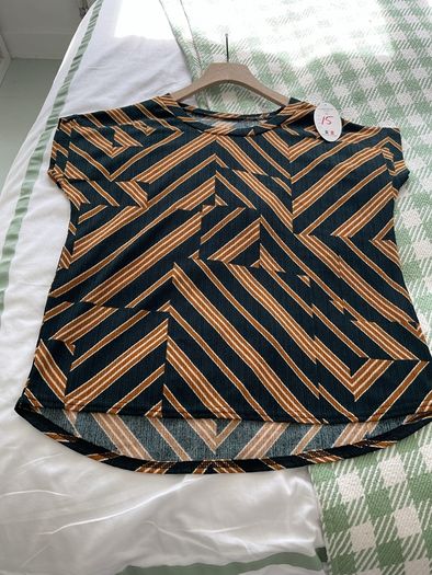 top Bnwt dark green & mustard top onesize