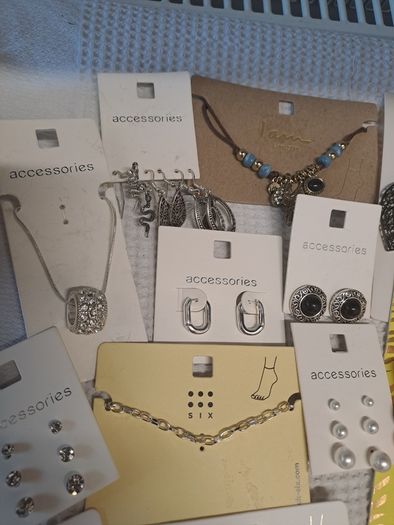 Large 20 piece bundle of new jewellery