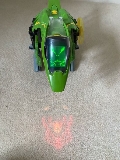 3x transformers  switch and go dino witch sounds and lights   Excellent condition like new  Perfect working order