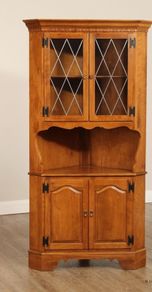 Corner Cabinet Ethan Allen Heirloom Maple Corner Cabinet
