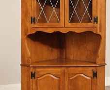Corner Cabinet Ethan Allen Heirloom Maple Corner Cabinet