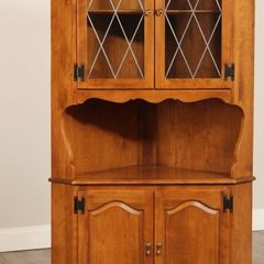 Corner Cabinet Ethan Allen Heirloom Maple Corner Cabinet