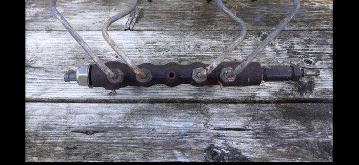 Ford Transit 2.4 injection rail