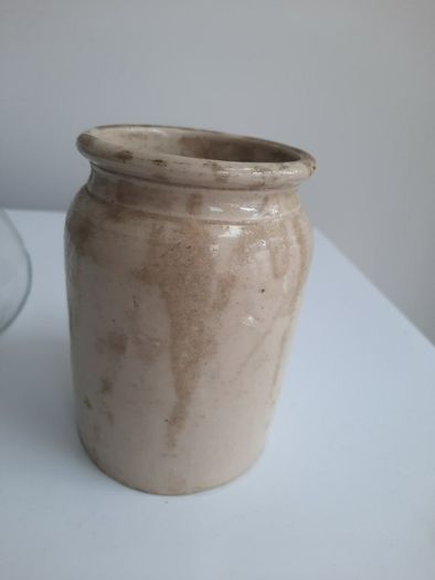 2 small vases