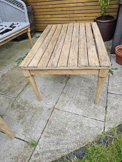 outdoor coffee table