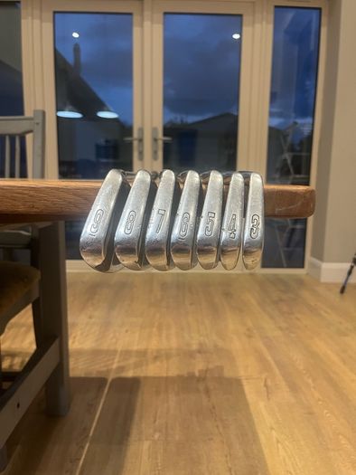 Mizuno golf clubs 9-3 iron