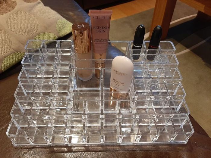 Six tiered lipstick / make up holder