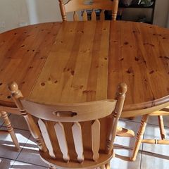 Dining table and 4 chairs