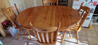 Dining table and 4 chairs