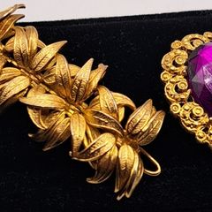 Two vintage brooches